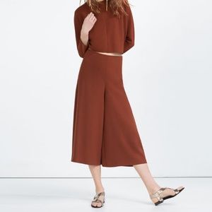 Zara burgundy cropped blouse in S